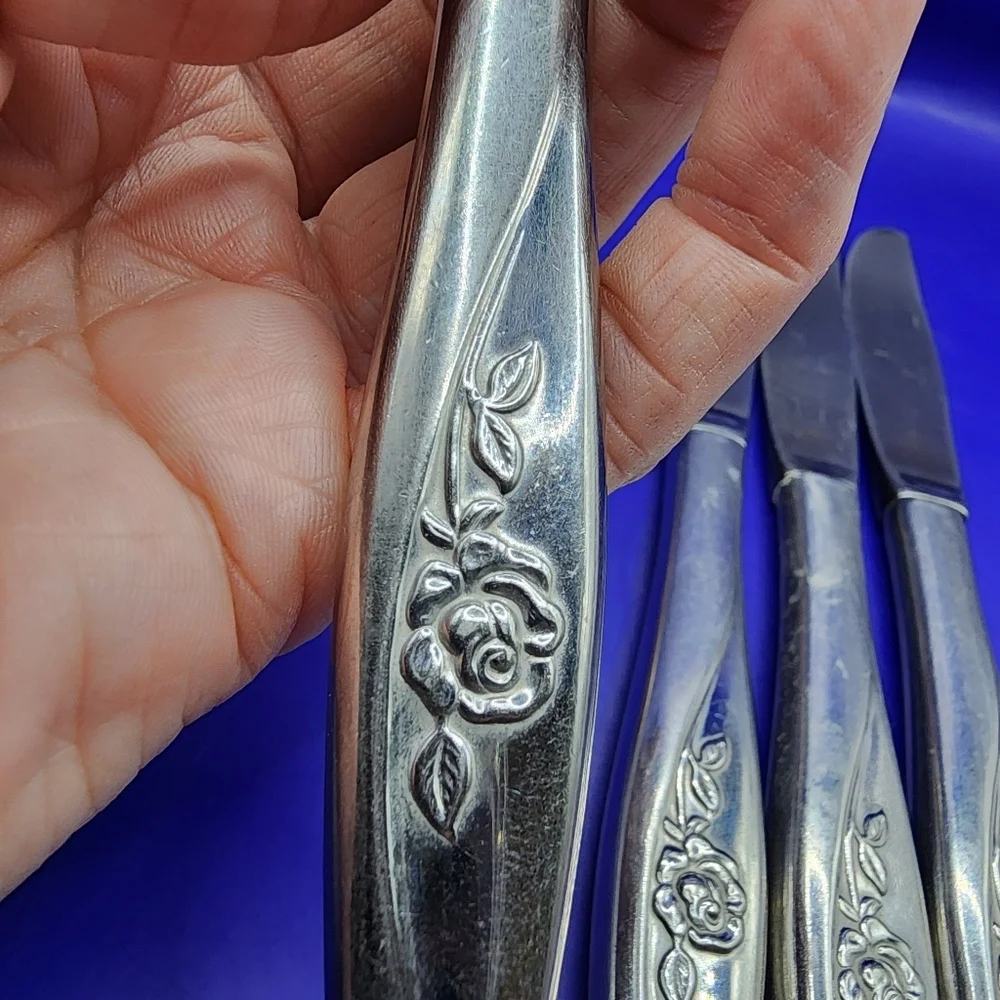 4 Oneida Lasting Rose Dinner Knives Stainless Steel Oneidacraft Deluxe Vtg